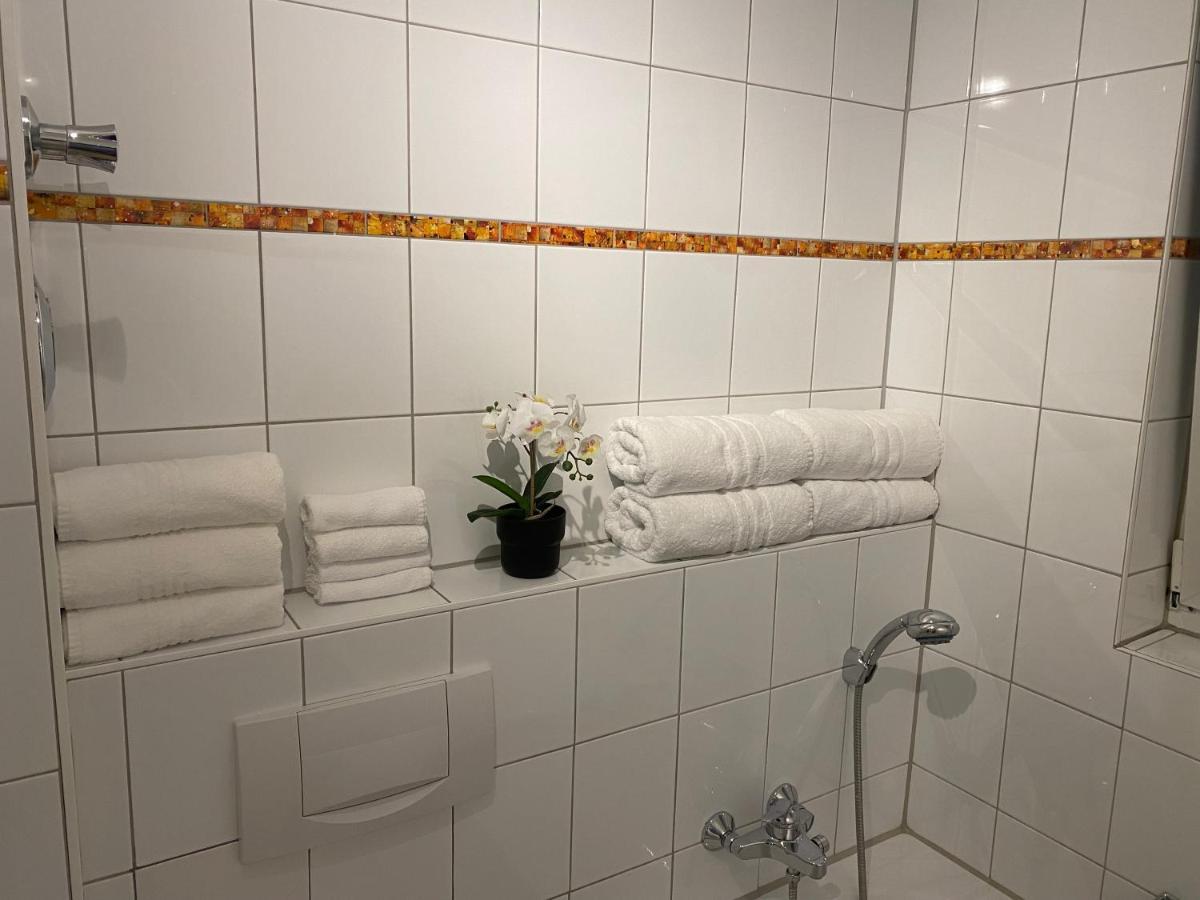 Appartement Janina in S-Bahn Nähe, 76 qm, max 4 Pers, Internet 1000 MBit Gärtringen Exterior foto